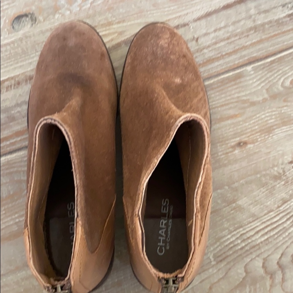 Used Charles David boots